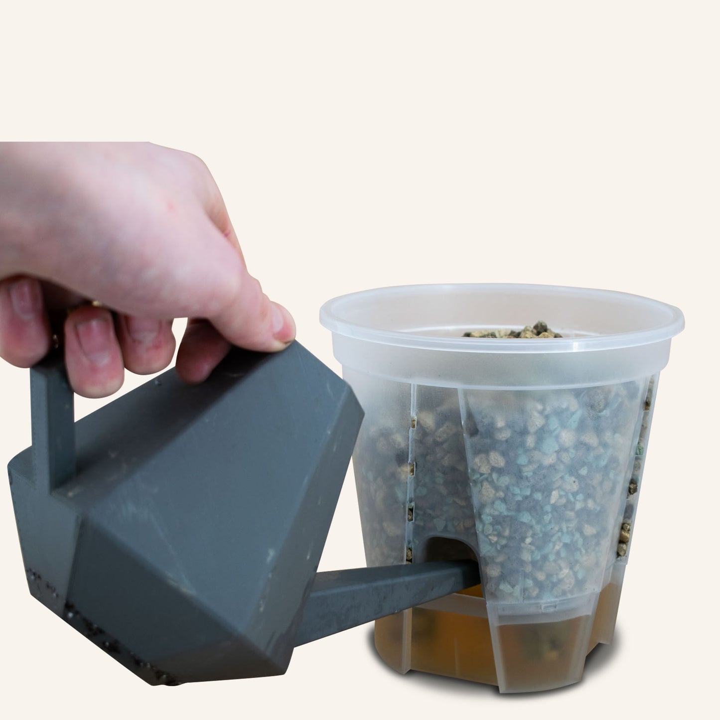 Vasos com sistema de auto-regagem transparentes